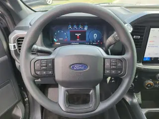 Ford F-150 2026 4x2 STX 4 puertas SuperCrew 5.5 pies. SB
