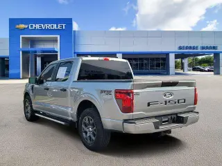Ford F-150 2026 4x2 STX 4 puertas SuperCrew 5.5 pies. SB