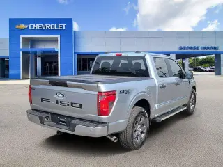 Ford F-150 2026 4x2 STX 4 puertas SuperCrew 5.5 pies. SB
