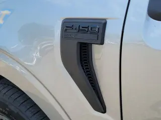 Ford F-150 2026 4x2 STX 4 puertas SuperCrew 5.5 pies. SB