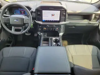 Ford F-150 2026 4x2 STX 4 puertas SuperCrew 5.5 pies. SB