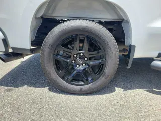 Chevrolet Silverado 1500 2023 4x4 Custom 4 puertas Cabina Crew 5.8 pies. SB