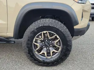 Chevrolet Colorado 2024 4x4 ZR2 4 puertas Crew Cab 5 pies. SB