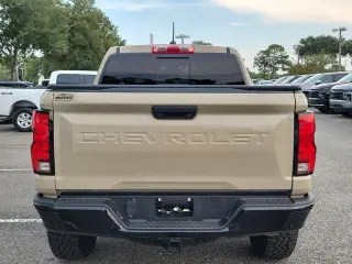 Chevrolet Colorado 2024 4x4 ZR2 4 puertas Crew Cab 5 pies. SB