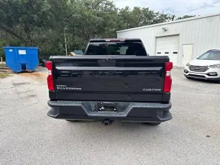 Chevrolet Silverado 1500 2020 4x2 Custom 4 puertas Double Cab 6.6 pies. SB