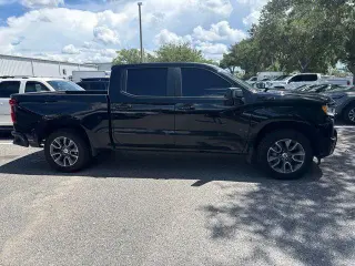 Chevrolet Silverado 1500 2024 4x4 RST 4 puertas Cabina Crew 5.8 pies. SB