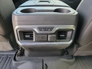 GMC Sierra 1500 2021 4x4 AT4 Cabina Crew 4 puertas 5.8 pies. Caja corta