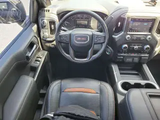 GMC Sierra 1500 2021 4x4 AT4 Cabina Crew 4 puertas 5.8 pies. Caja corta