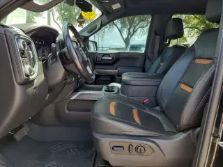GMC Sierra 1500 2021 4x4 AT4 Cabina Crew 4 puertas 5.8 pies. Caja corta