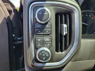 GMC Sierra 1500 2021 4x4 AT4 Cabina Crew 4 puertas 5.8 pies. Caja corta