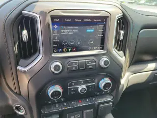 GMC Sierra 1500 2021 4x4 AT4 Cabina Crew 4 puertas 5.8 pies. Caja corta