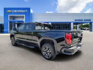 GMC Sierra 1500 2021 4x4 AT4 Cabina Crew 4 puertas 5.8 pies. Caja corta