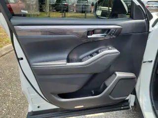 Toyota Highlander Híbrido 2022 AWD Platinum 4 puertas SUV