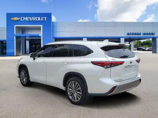 Toyota Highlander Híbrido 2022 AWD Platinum 4 puertas SUV