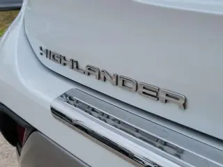Toyota Highlander Híbrido 2022 AWD Platinum 4 puertas SUV