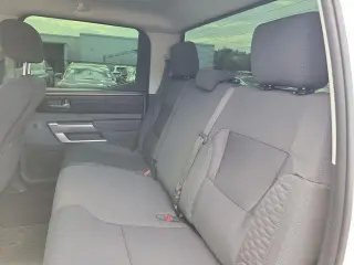 Toyota Tundra 2024 4x4 SR5 4 puertas CrewMax Cabina Pickup SB