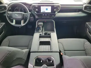 Toyota Tundra 2024 4x4 SR5 4 puertas CrewMax Cabina Pickup SB