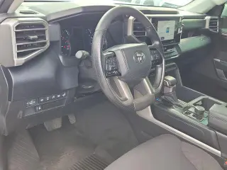 Toyota Tundra 2024 4x4 SR5 4 puertas CrewMax Cabina Pickup SB