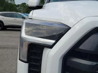 Toyota Tundra 2024 4x4 SR5 4 puertas CrewMax Cabina Pickup SB