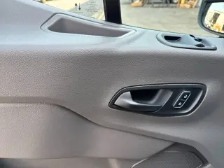 Furgoneta de carga Ford Transit 2023 AWD 250 3 puertas SWB techo bajo