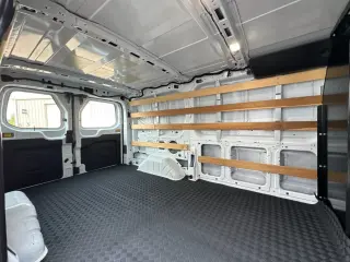Furgoneta de carga Ford Transit 2023 AWD 250 3 puertas SWB techo bajo