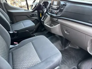 Furgoneta de carga Ford Transit 2023 AWD 250 3 puertas SWB techo bajo