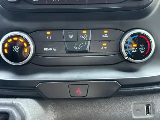 Furgoneta de carga Ford Transit 2023 AWD 250 3 puertas SWB techo bajo
