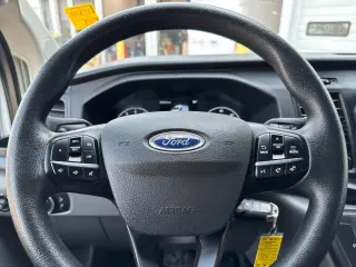 Furgoneta de carga Ford Transit 2023 AWD 250 3 puertas SWB techo bajo
