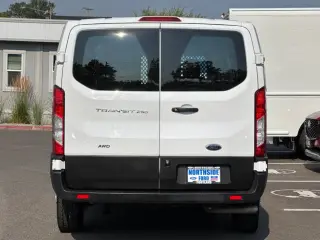 Furgoneta de carga Ford Transit 2023 AWD 250 3 puertas SWB techo bajo