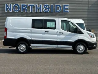 Furgoneta de carga Ford Transit 2023 AWD 250 3 puertas SWB techo bajo