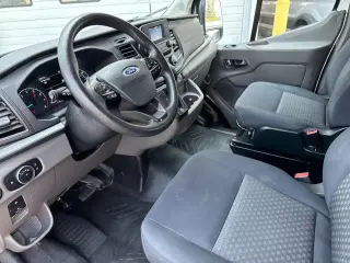 Furgoneta de carga Ford Transit 2023 AWD 250 3 puertas SWB techo bajo