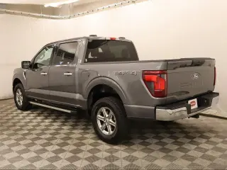 Ford F-150 2025 4x4 XLT 4 puertas SuperCrew 5.5 pies. SB