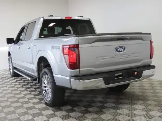 Ford F-150 2024 4x4 XLT 4 puertas SuperCrew 6.5 pies. SB