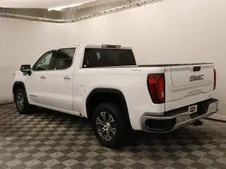GMC Sierra 1500 2024 4x4 SLT 4 puertas Cabina Crew 6.6 pies. SB