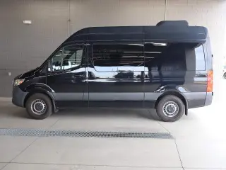 Furgoneta de pasajeros Mercedes-Benz Sprinter 2022 4x2 2500 3 puertas 144 pulg. distancia entre ejes (3.0L V6)