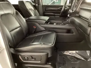 Ram 1500 2023 4x4 Limited 4 puertas Cabina Crew 5.6 pies. Caja corta Pickup