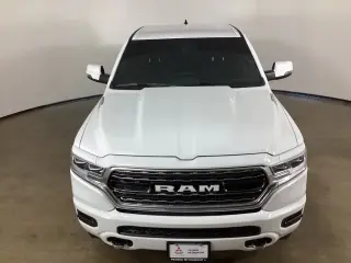 Ram 1500 2023 4x4 Limited 4 puertas Cabina Crew 5.6 pies. Caja corta Pickup