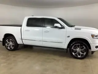 Ram 1500 2023 4x4 Limited 4 puertas Cabina Crew 5.6 pies. Caja corta Pickup