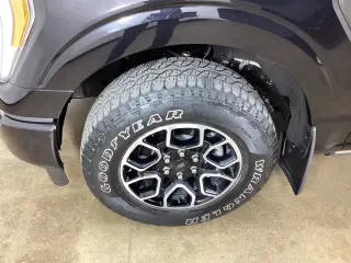 Ford F-150 2021 4x4 Lariat 4 puertas SuperCrew 5.5 pies. SB