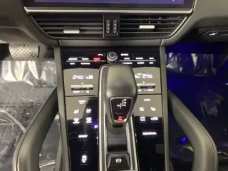 Porsche Cayenne 2022 AWD 4 puertas SUV