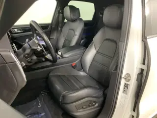 Porsche Cayenne 2022 AWD 4 puertas SUV