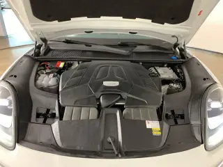 Porsche Cayenne 2022 AWD 4 puertas SUV