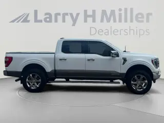 Ford F-150 2021 4x4 King Ranch 4 puertas SuperCrew 5.5 pies. Caja corta
