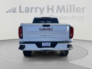 GMC Sierra 3500HD 2021 4x4 AT4 Cabina Crew 4 puertas SRW