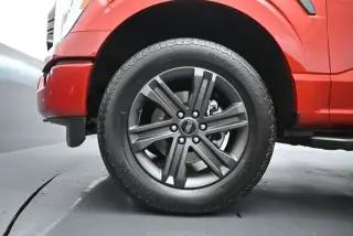 Ford F-150 2023 4x4 XLT 4 puertas SuperCrew 5.5 pies. Caja Corta
