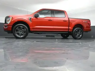 Ford F-150 2023 4x4 XLT 4 puertas SuperCrew 5.5 pies. Caja Corta