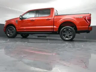 Ford F-150 2023 4x4 XLT 4 puertas SuperCrew 5.5 pies. Caja Corta