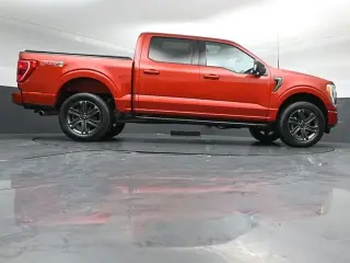 Ford F-150 2023 4x4 XLT 4 puertas SuperCrew 5.5 pies. Caja Corta