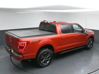 Ford F-150 2023 4x4 XLT 4 puertas SuperCrew 5.5 pies. Caja Corta