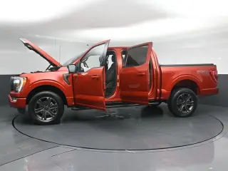 Ford F-150 2023 4x4 XLT 4 puertas SuperCrew 5.5 pies. Caja Corta